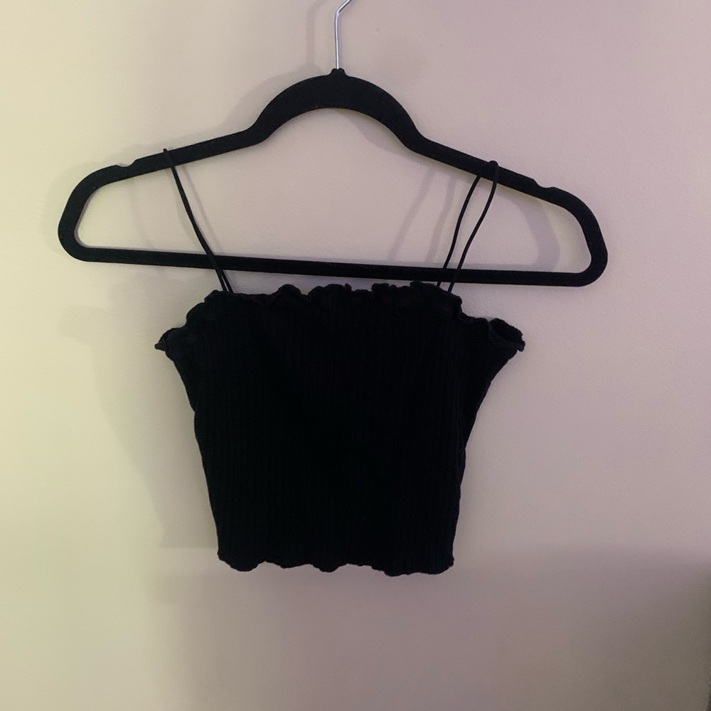 Black blush mark tank top.